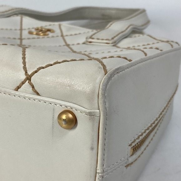 CHANEL Vintage White Bag - Picture 6 of 16